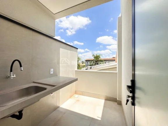 Imagem Novo conceito, acabamento diferenciado, casa triplex, em condomínio com apenas 13 unidades, muito b...