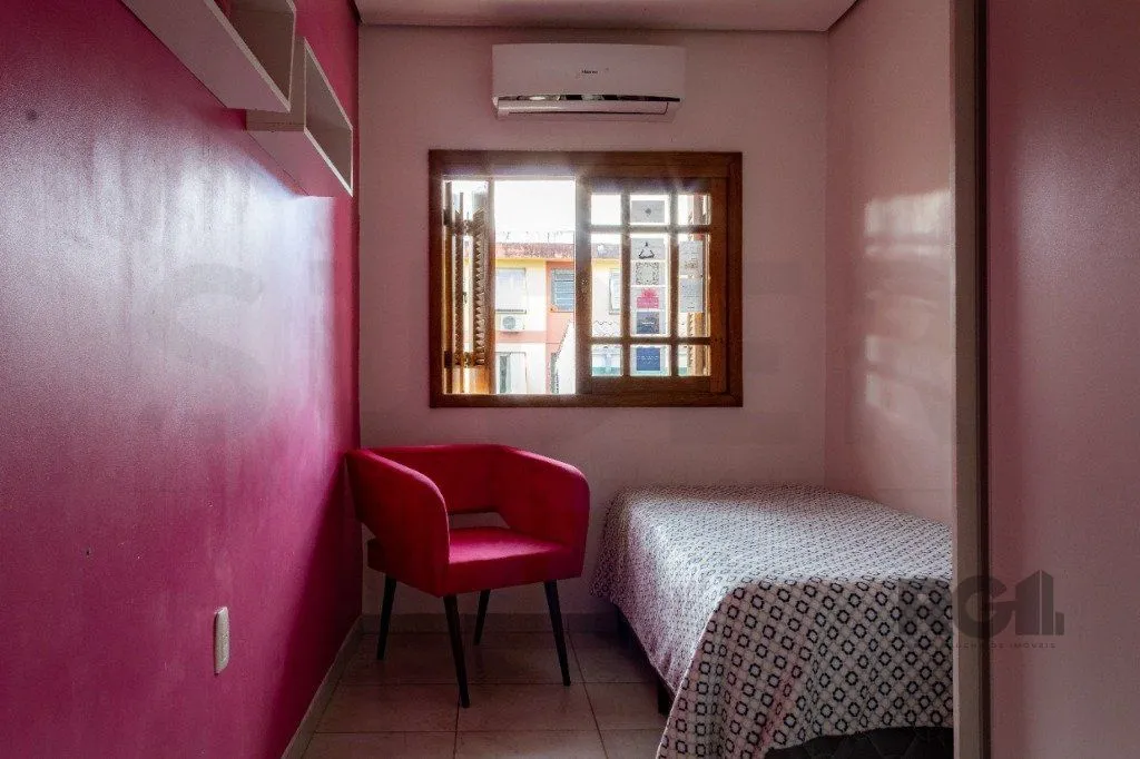 Imagem Casa para Venda 3 dormitórios no Partenon