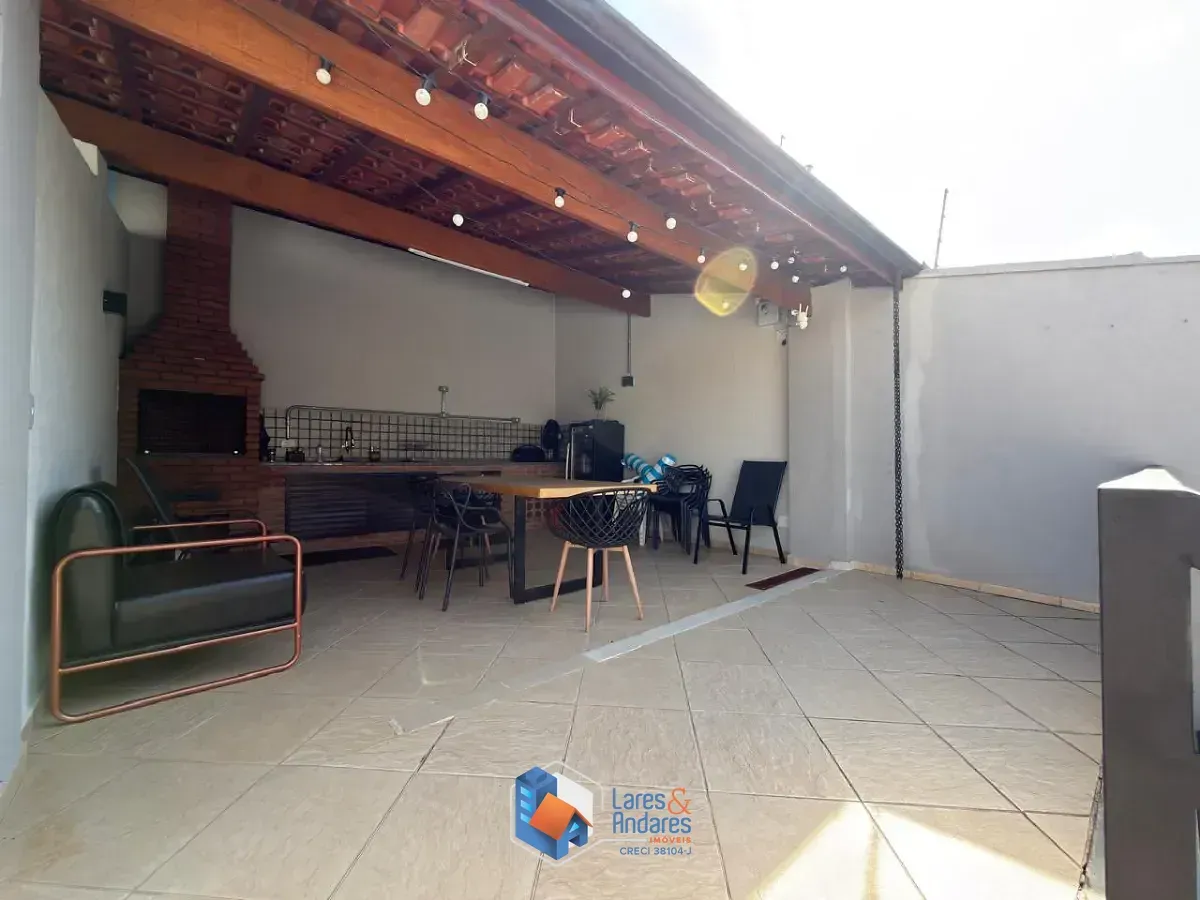 Imagem Sobrado para venda em Parque Vitória com 3 quartos, sendo 1 suíte, 208m²