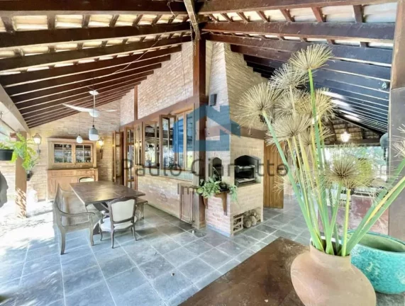 Imagem Casa á venda no Condomínio Fazendinha Granja Viana