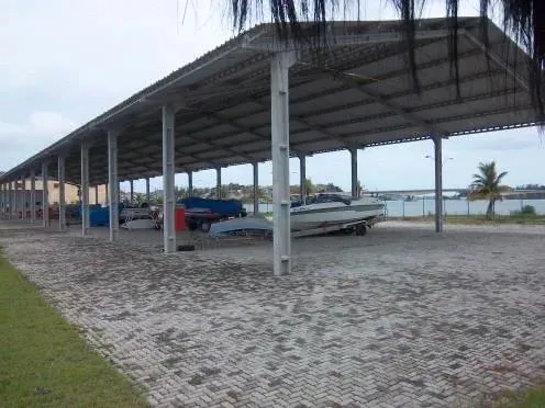 Imagem Apartamento para Venda em São Pedro da Aldeia / RJ no bairro Baixo Grande