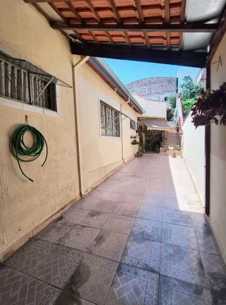 Imagem Casa à venda, 2 suítes, área de lazer com piscina Bauru/SP
