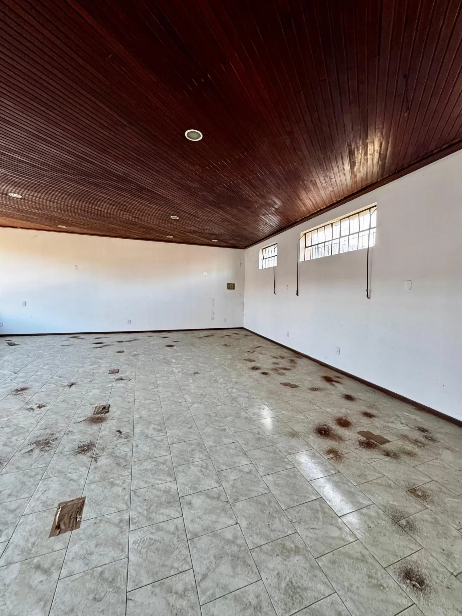 Imagem Predio para Locação/Aluguel - 1470m², 0 dormitórios, Floresta