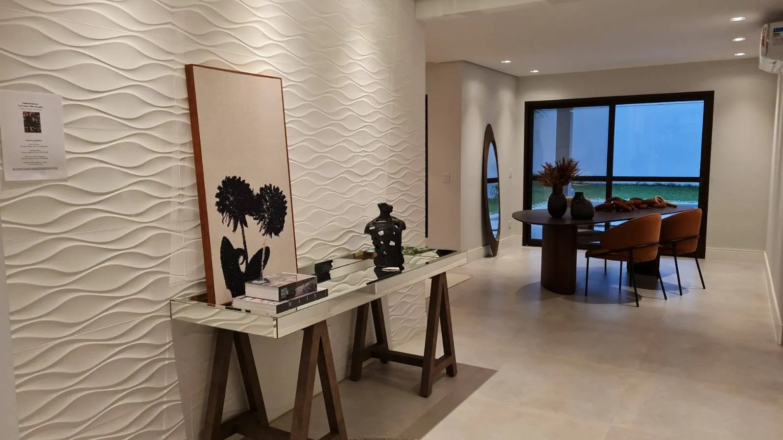 Imagem Casa Sobrado de 400m² de Área Construída Localizada no Alphaville Residencial 2!
