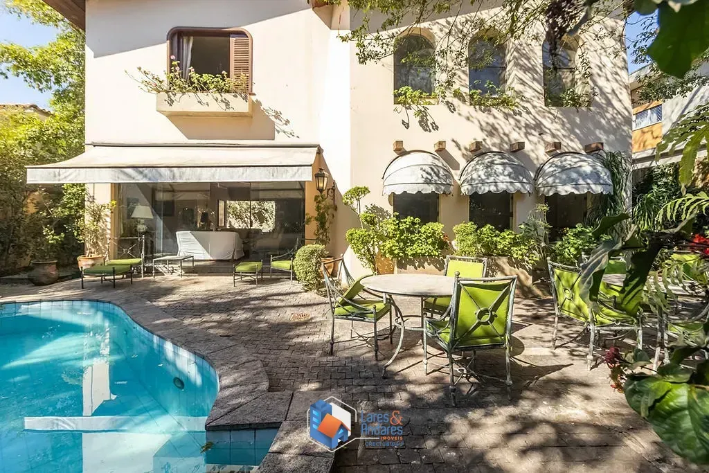 Foto do imóvel Casa à venda 5 Quartos 2 Suites 4 Vagas 447M² Jardim Guedala São Paulo - SP em Rua Araporé
