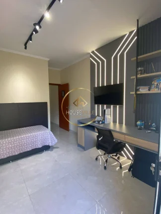 Imagem Casa Sobrado, 3 Dormitórios (sendo 1 suíte), 165m², Jardim das Industrias.