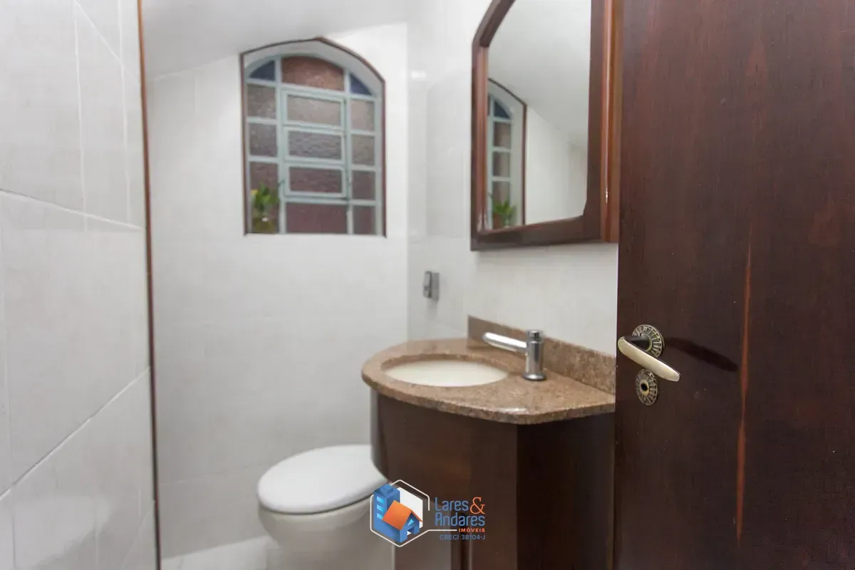 Imagem Sobrado para venda em São Domingos com 3 quartos, sendo 1 suíte, 164m²