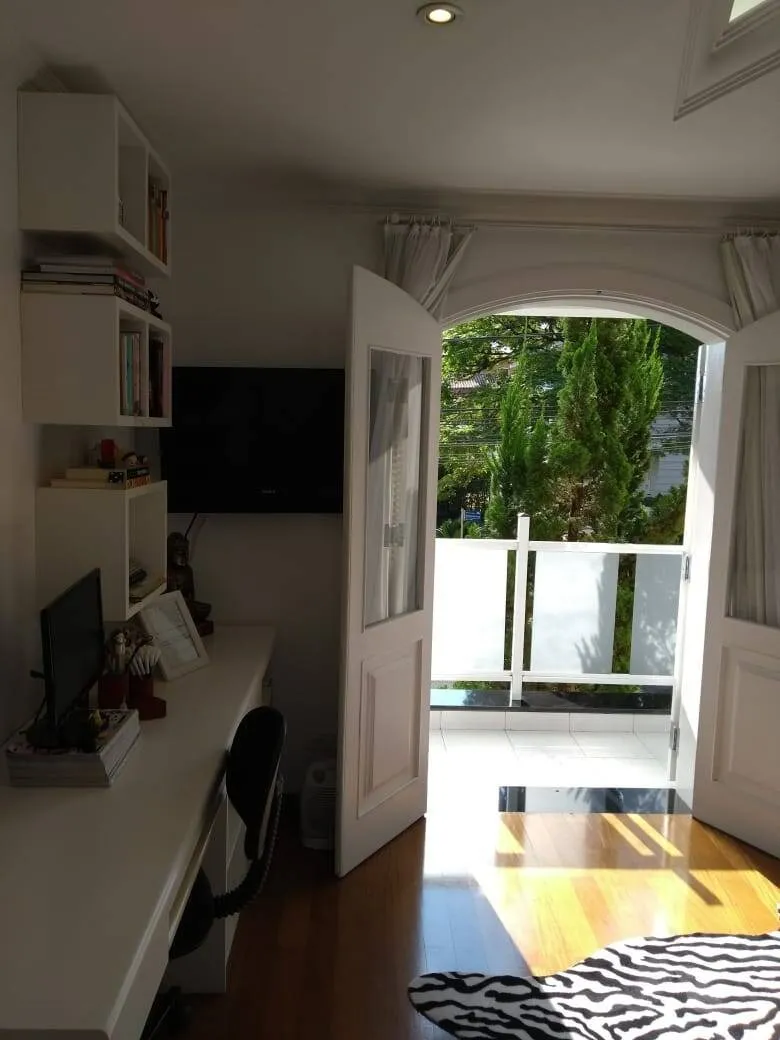 Imagem Luxuosa Casa em Santana de Parnaíba ? 5 Suítes, Piscina Iluminada e Área Gourmet