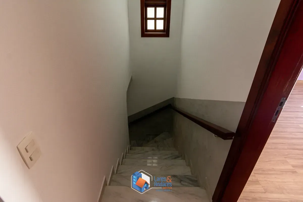 Imagem Sobrado para venda em Jardim das Vertentes com 4 quartos, 175m²