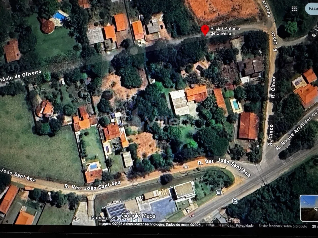 Imagem A área total disponível é de aproximadamente 4.000 m², com possibilidade de desmembramento em lo...