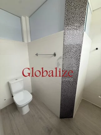 Imagem Casa com 4 dormitórios, edícula, vaga para 3 carros e quintal amplo na Ponta da Praia em santos por R$ 2.600.000,00