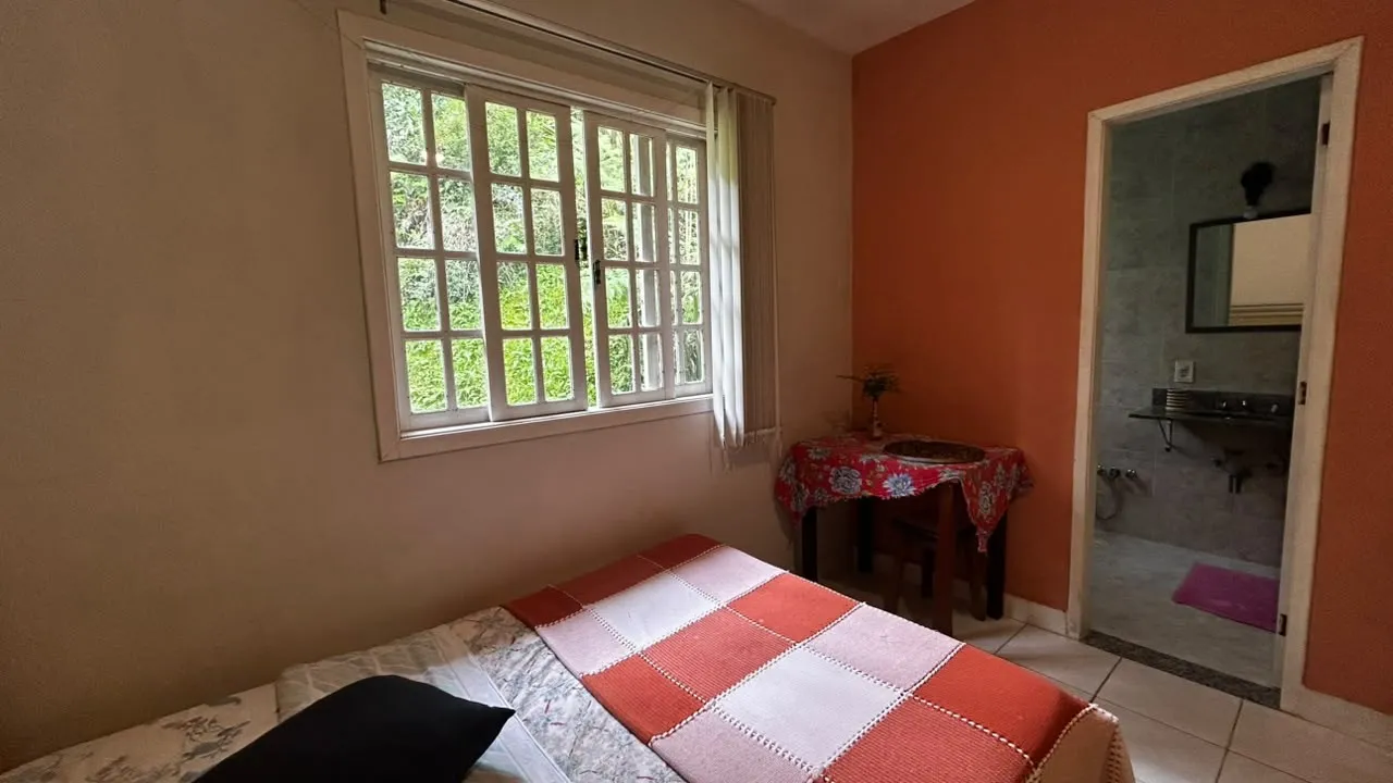 Imagem Casa em Condomínio para Venda em Petrópolis / RJ no bairro Itaipava