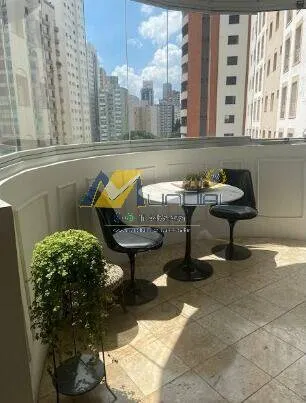 Imagem Apartamento à Venda em Moema com 117 m², 3 Dormitórios, Suíte com Closet