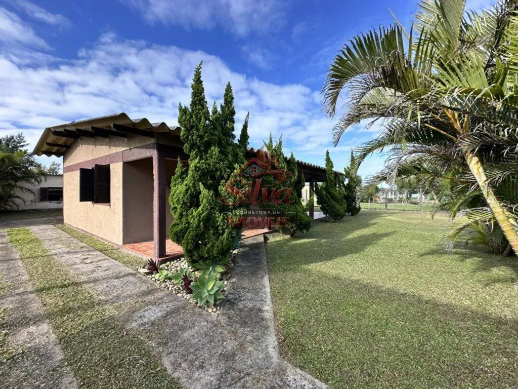 Imagem 1135 |Casa com 3 Dormitórios no Centro a 300m do Mar