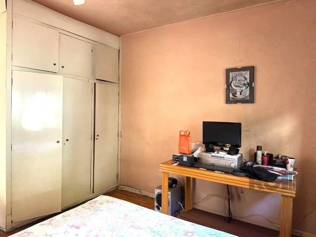 Imagem Casa 3 dormitórios no Bairro Glória, próxima a Prof. Oscar Pereira.