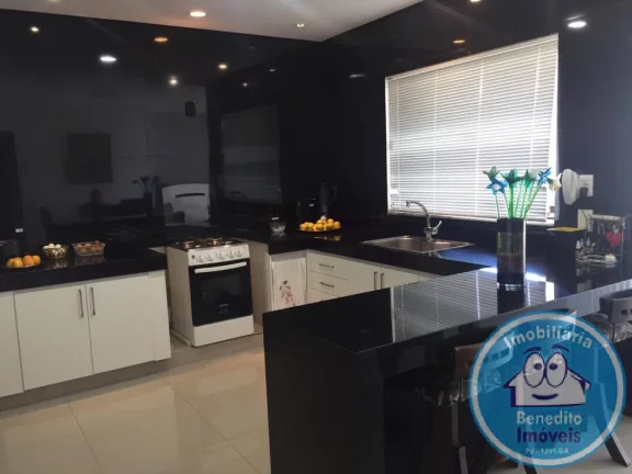 Imagem Vendo casa térrea próximo da praia com 04 suítes R$950.000,00