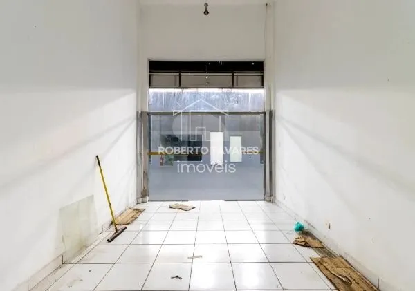 Imagem Loja comercial com 700m² - Galeria com 18 Lojas - Portas com 24 metros de frente, com bastante Visibilidade.