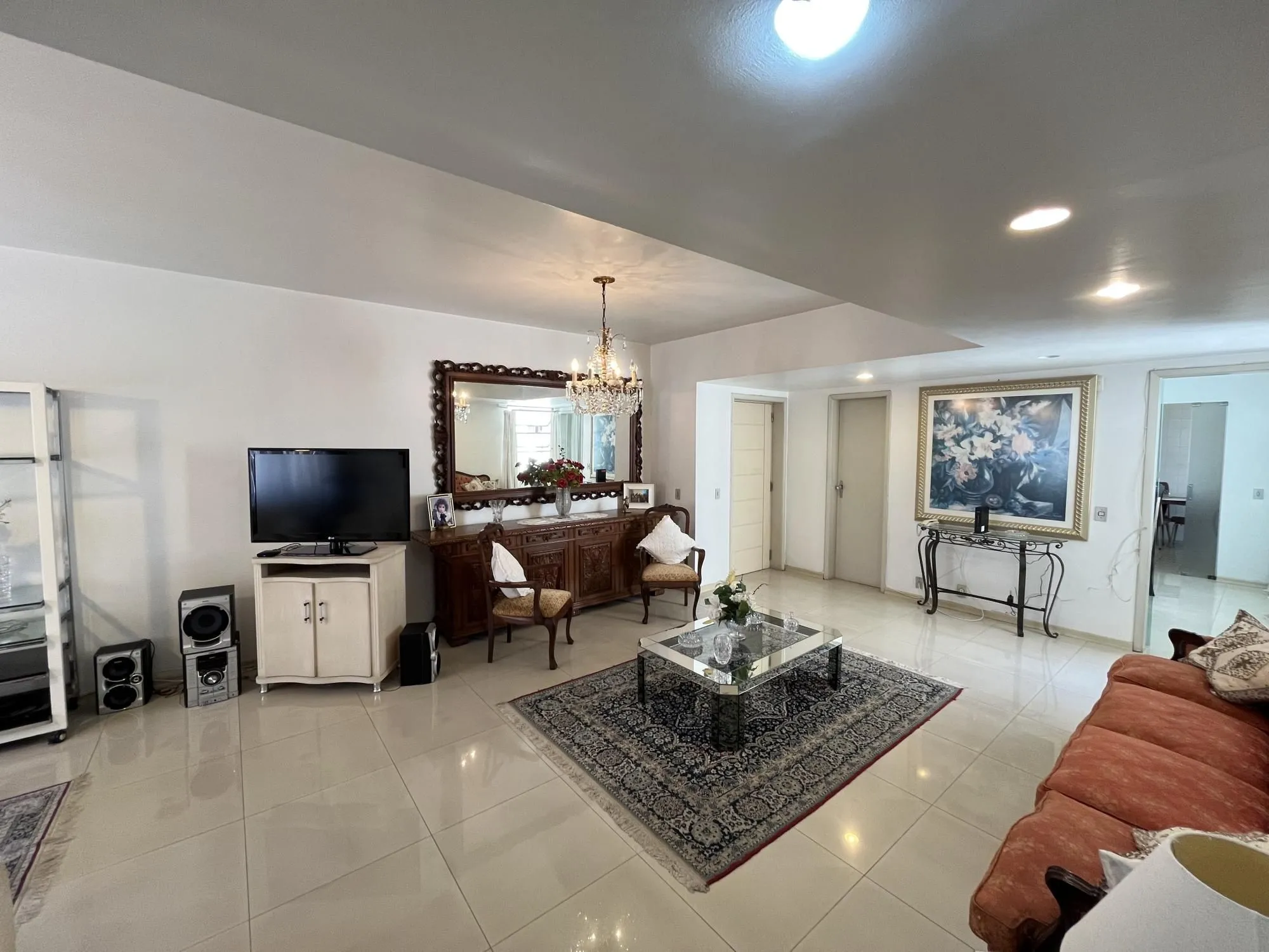 Imagem Apartamento Venda - 190.8m², 3 dormitórios, 1 suíte, 1 vaga - Centro Histórico