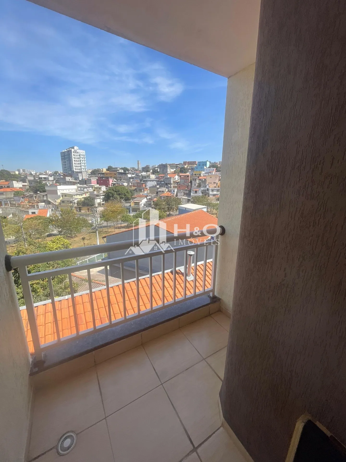 Imagem Excelente sobrado com 158m, 3 suítes, ótimo preço e muito espaço interno!