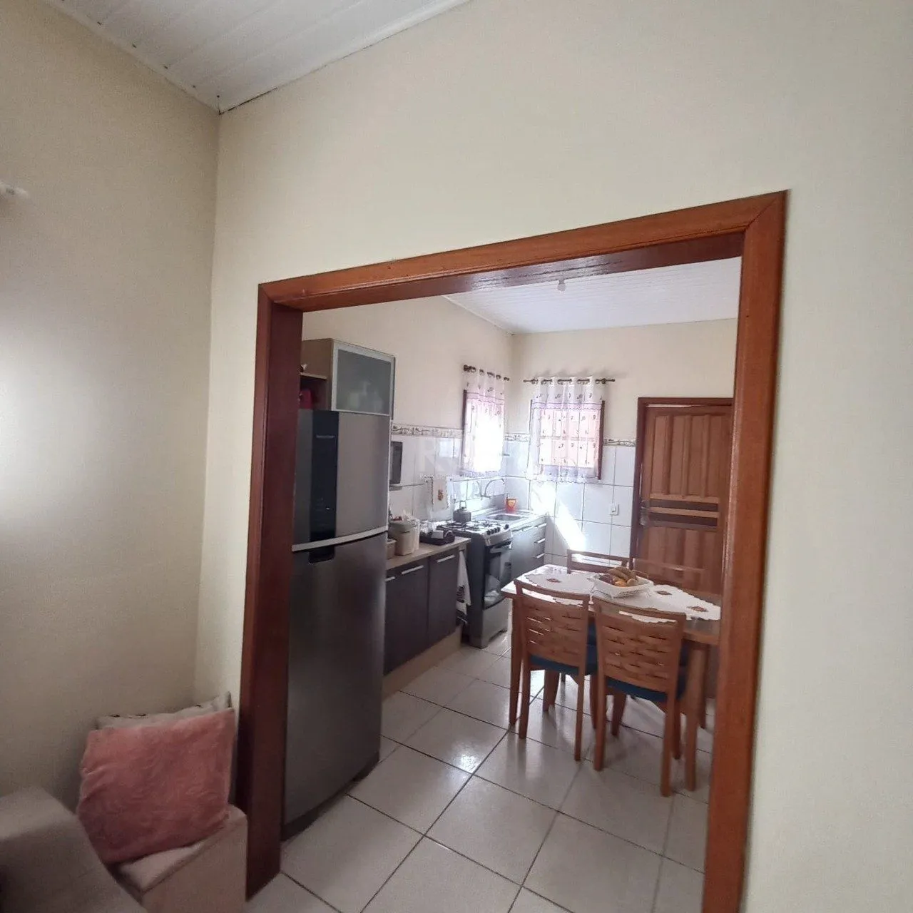 Imagem 2 Casa com 4 quartos, 2 vagas de garagem, no bairro Belém Novo, Porto Alegre/RS