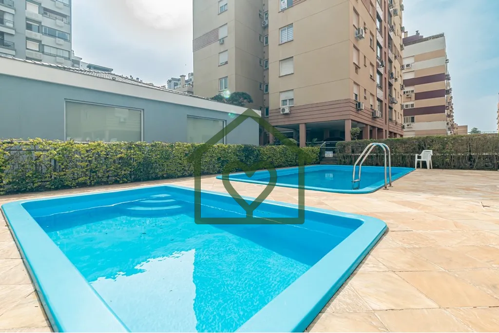 Imagem Apartamento com 84m² privativos, três dormitórios, sendo uma suíte, dois banheiros, sacada com l...