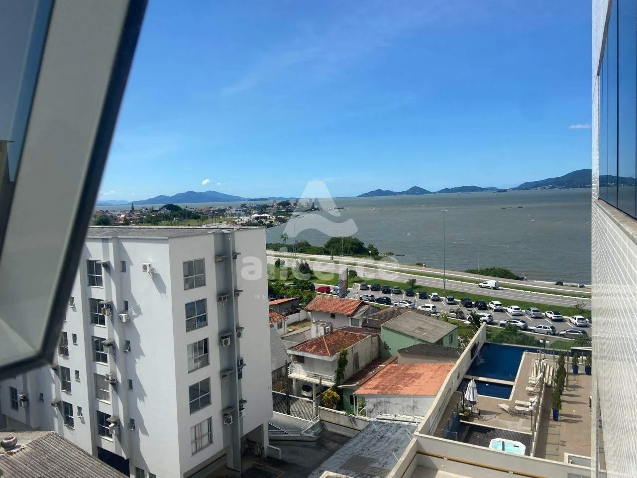 Imagem Sala Comercial para Aluguel em Florianópolis - Estreito/ Beira Mar Continental