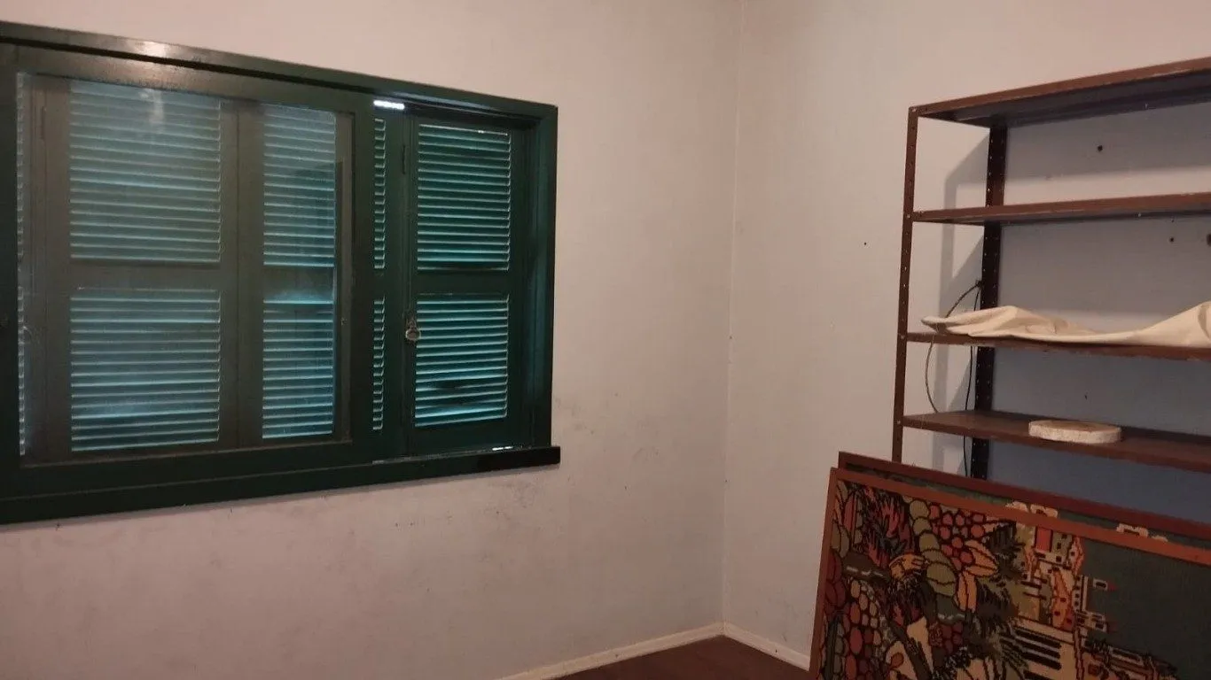 Imagem Casa com 4 quartos e 257m² à venda em Guarujá, Porto Alegre.