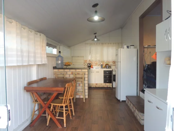 Imagem Linda Casa de 2 Quartos na Praia do Rosa, Imbituba-SC - Excelente Oportunidade!