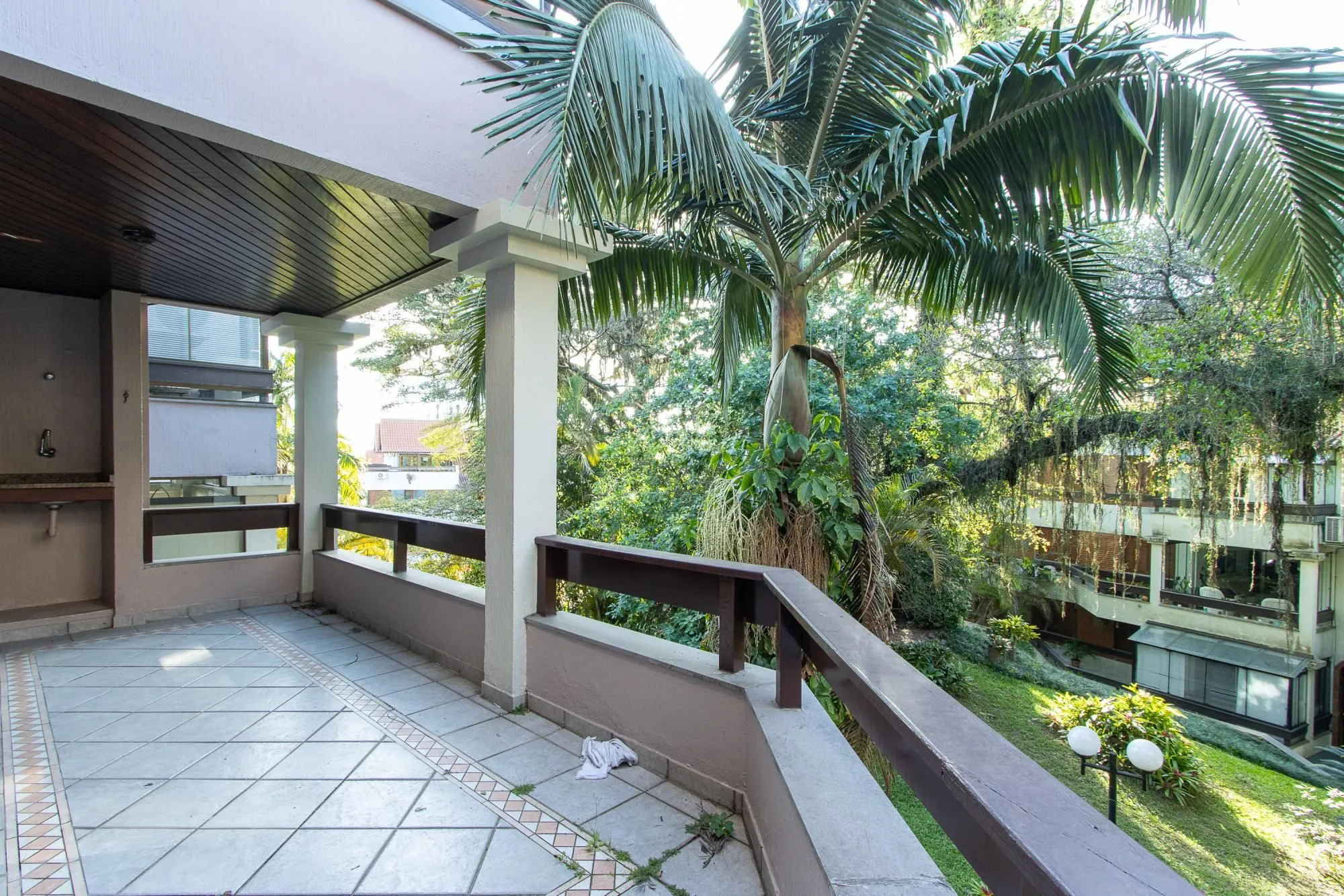 Imagem Apartamento bairro Cavalhada com 03 dormitórios, gabinete e 2 vagas 134,35m2 privativos!
