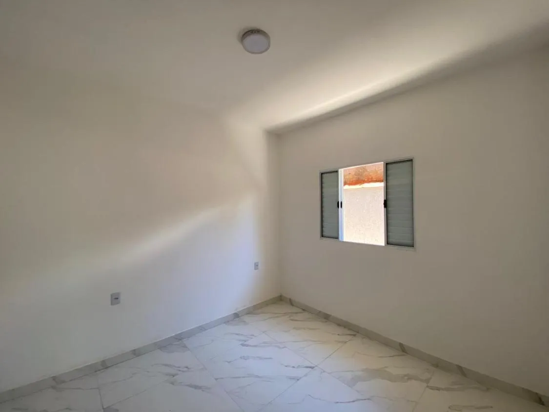 Imagem CASA NOVA COM PISCINA, 3 DORMITÓRIOS E AMPLO QUINTAL NO JARDIM BOPIPORANGA EM ITANHAÉM