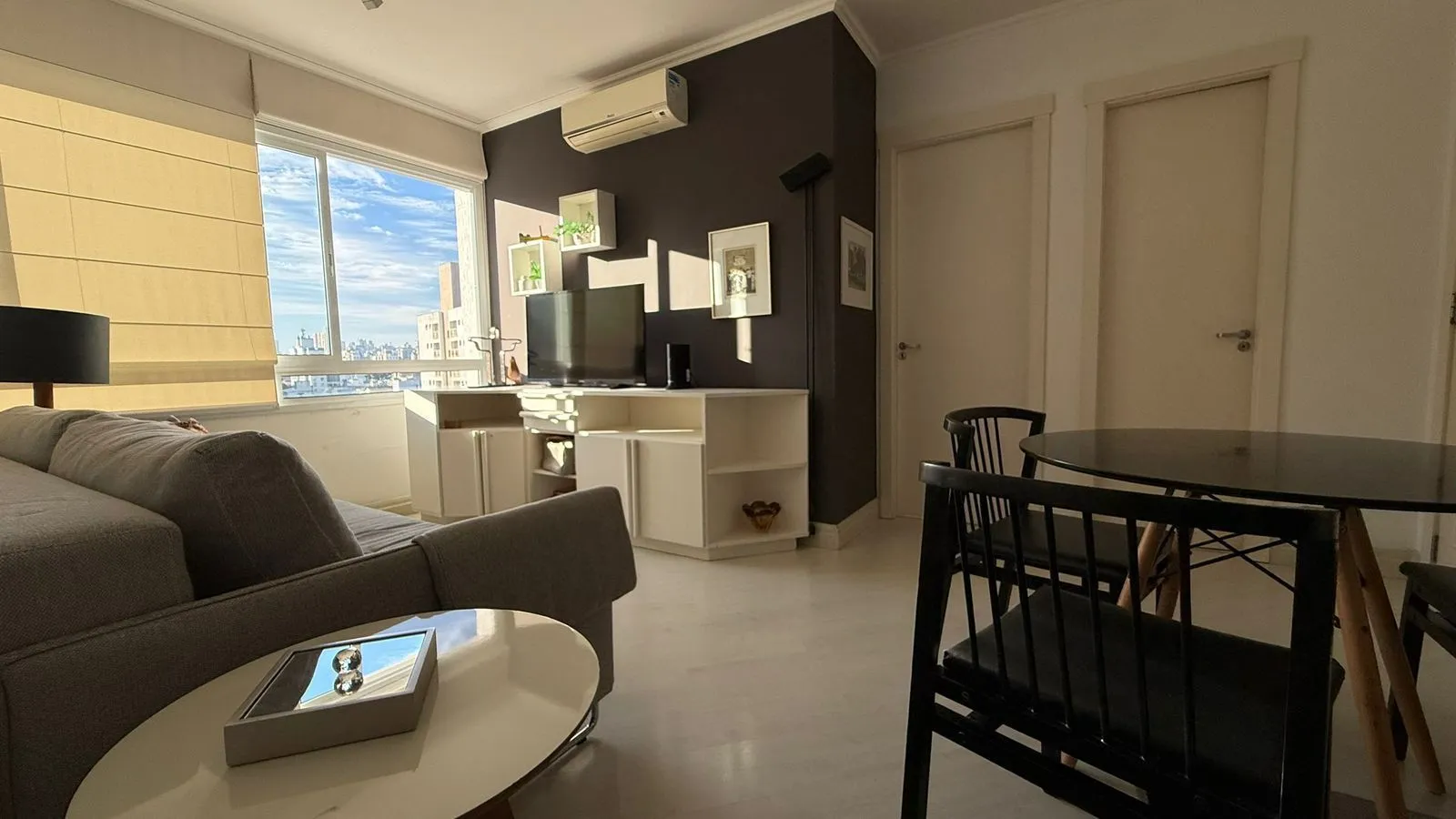 Imagem Apartamento 1 dormitório c/vaga escriturada coberta e infra completa no Rio Branco