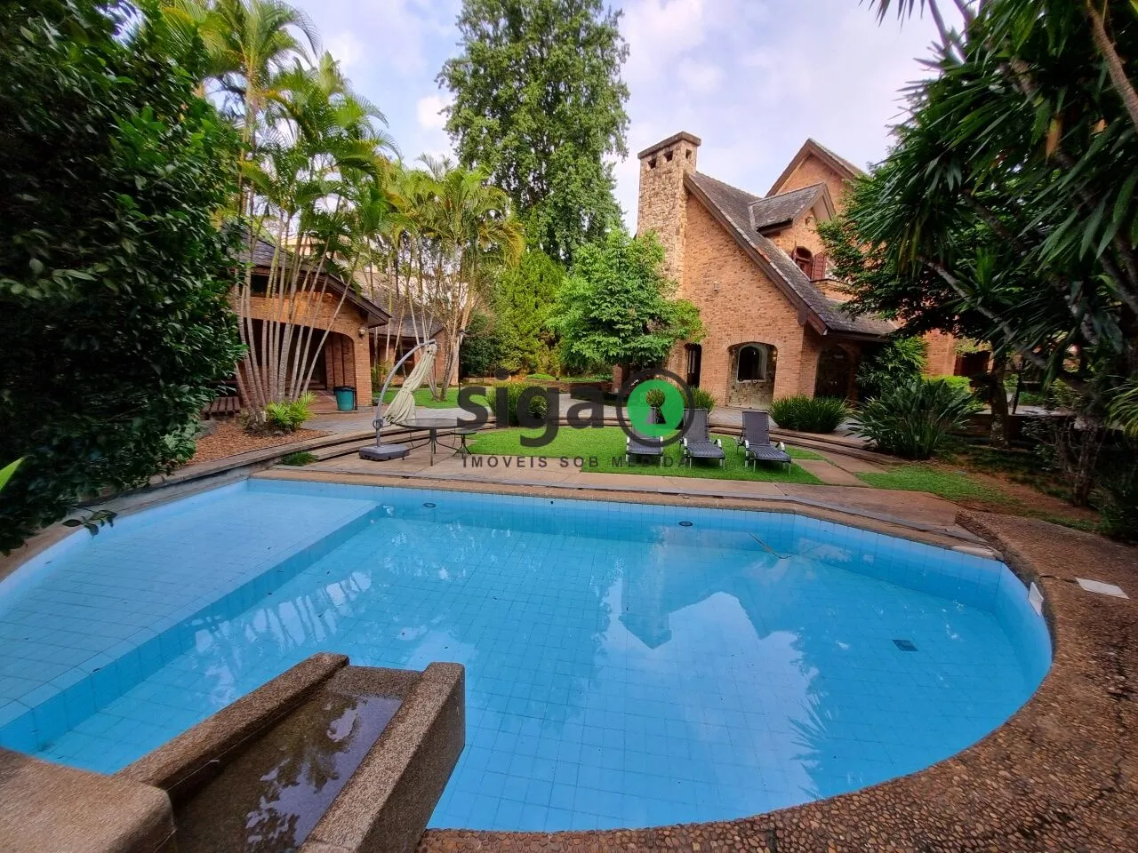 Foto do imóvel Casa a Venda em Rua Fechada no Jardim Guedala / Cidade Jardim com 5 quartos