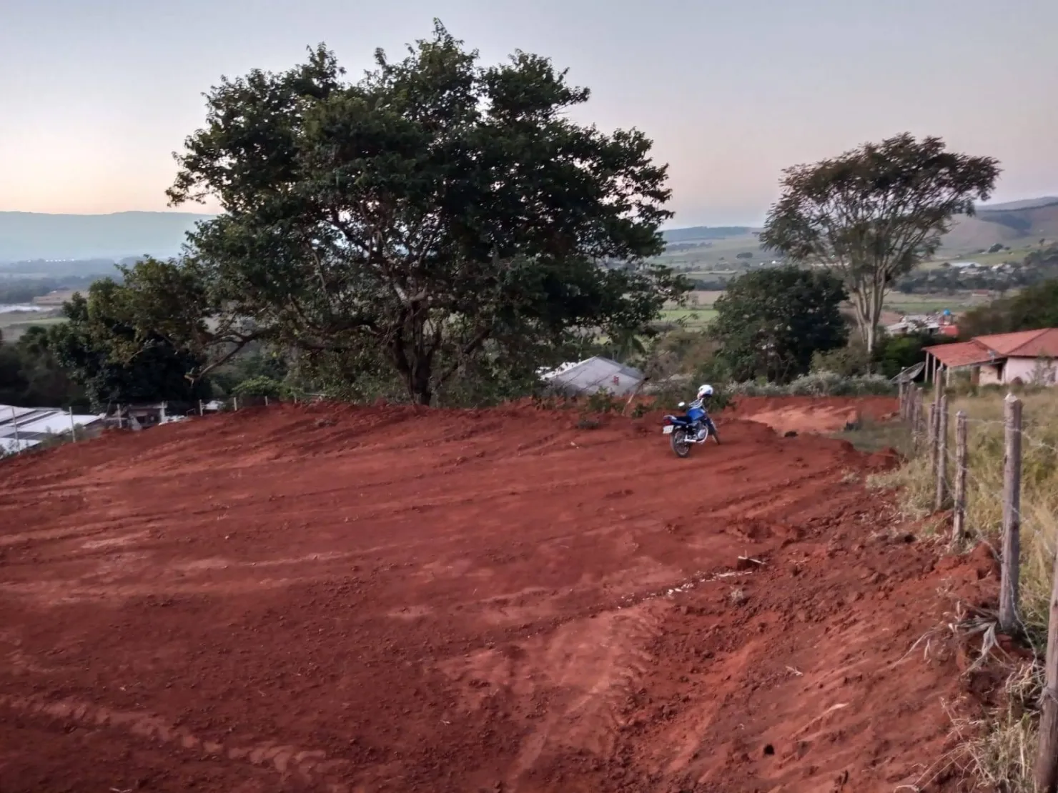 Imagem Terreno à Venda em Pindamonhangaba - 1.300 m² na Avenida Principal
