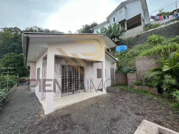 Imagem Casa para Venda em Concórdia, Industriários, 2 dormitórios, 1 suíte, 2 banheiros