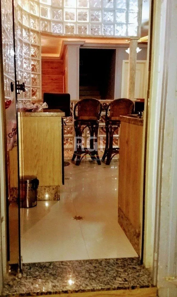 Imagem Casa para Venda - 300m², 2 dormitórios, sendo 1 suites, 3 vagas - Belém Novo