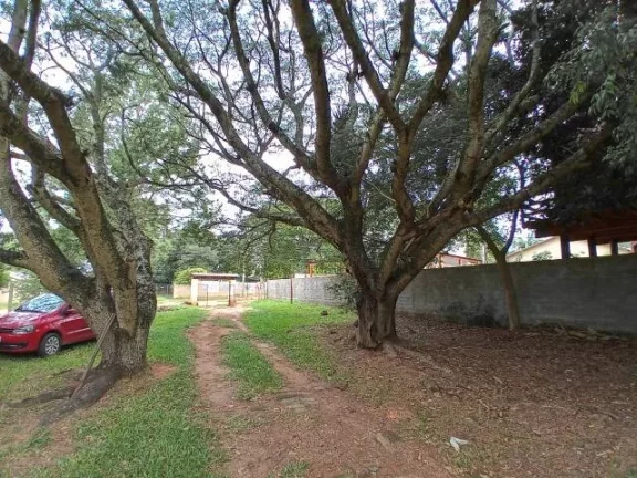 Imagem Sítio com Casa em condomínio Fechado, Próximo da portaria, junto a RS040