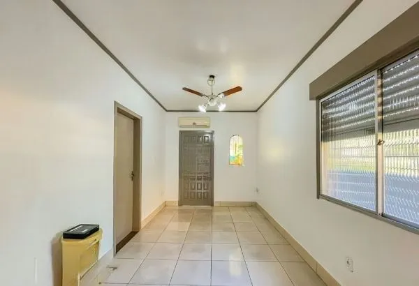 Imagem Casa no bairro Cavalhada de 3 dormitórios e 3 vagas