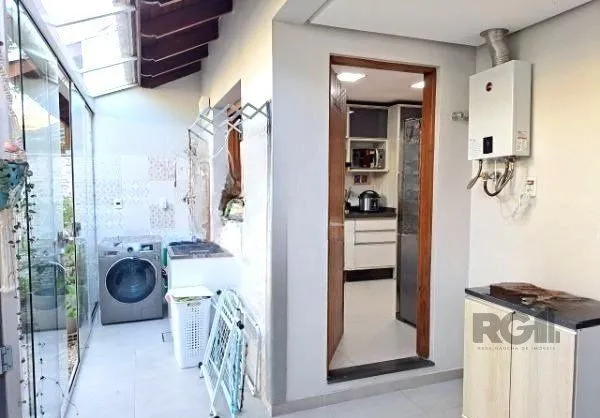 Imagem Casa em condomínio em Ipanema de 3 dormitórios e 2 vagas