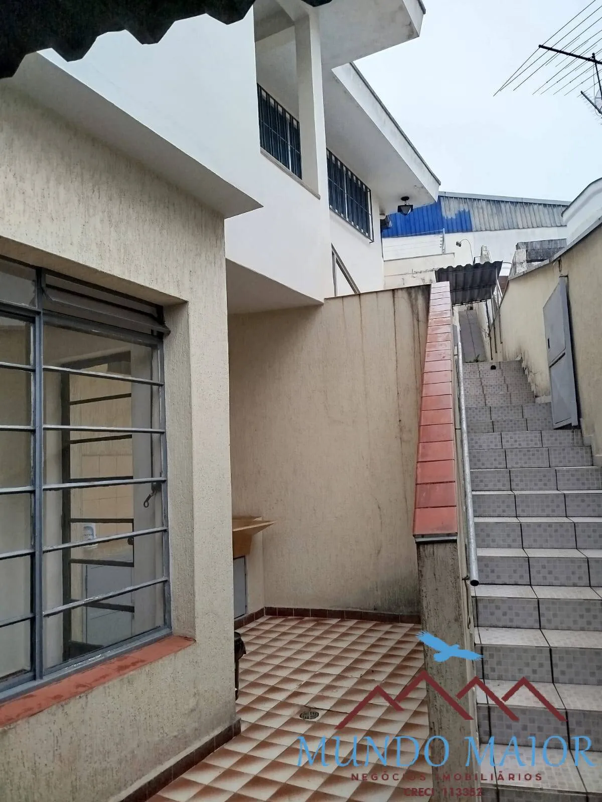 Imagem Oportunidade na Vila Gilda: Terreno Amplo com 2 Casas Térreas!