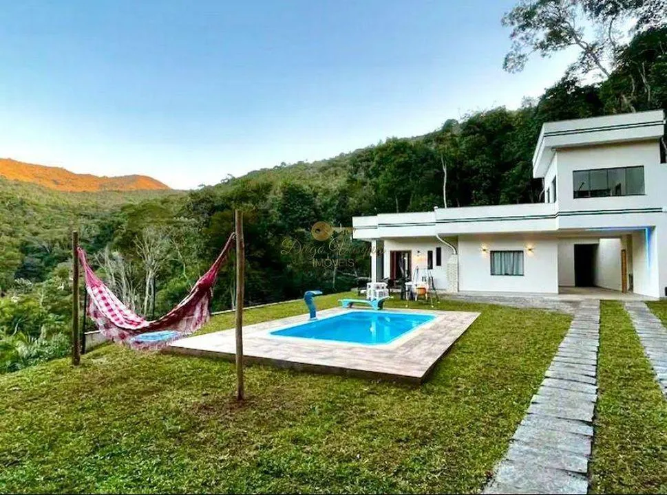 Foto do imóvel Casa para Venda em Teresópolis / RJ em Estrada Bélgica