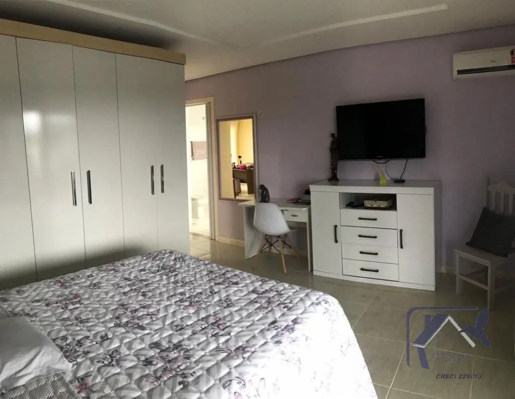Imagem Casa para Venda - 0m², 5 dormitórios, sendo 2 suites, 2 vagas - Village