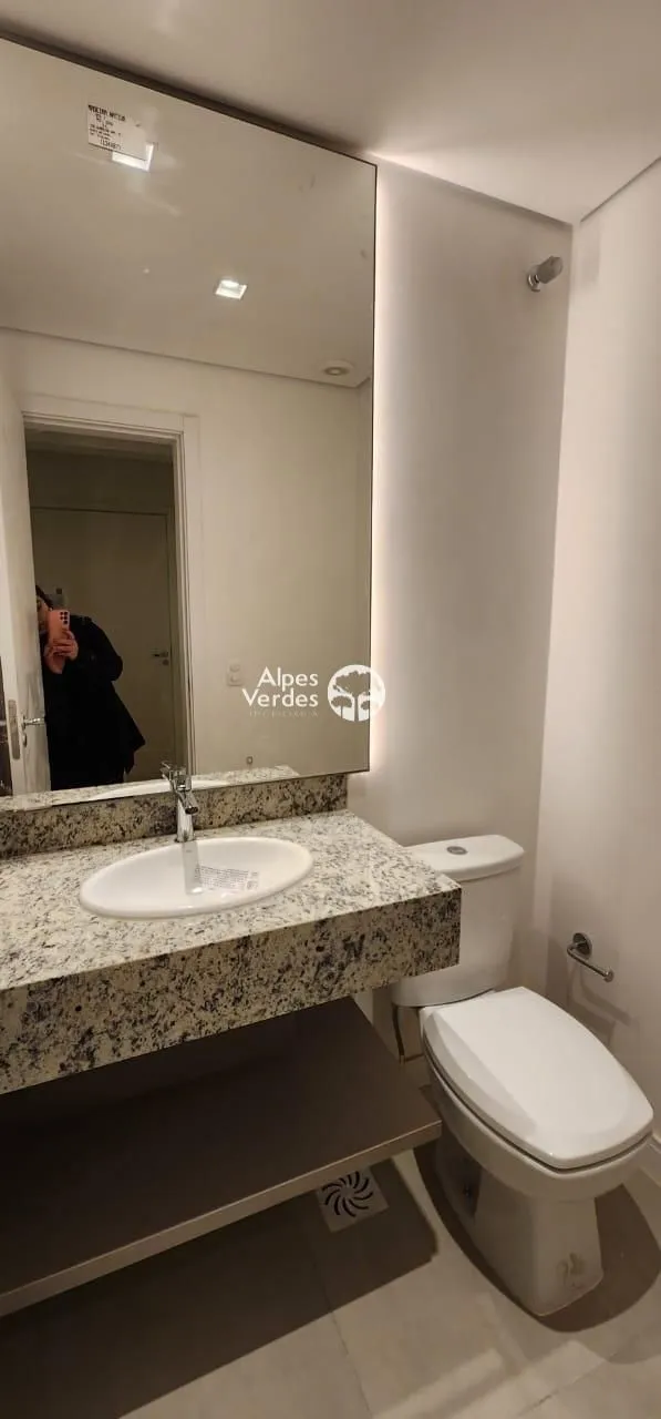 Imagem Vende-se apartamento semi-mobiliado em Gramado a 10 minutos da Rua Coberta