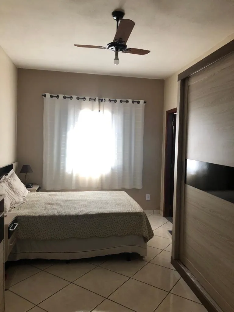 Imagem Casa à venda 3 Quartos, 2 Suites, 5 Vagas, 410M², Santana, Pindamonhangaba - SP