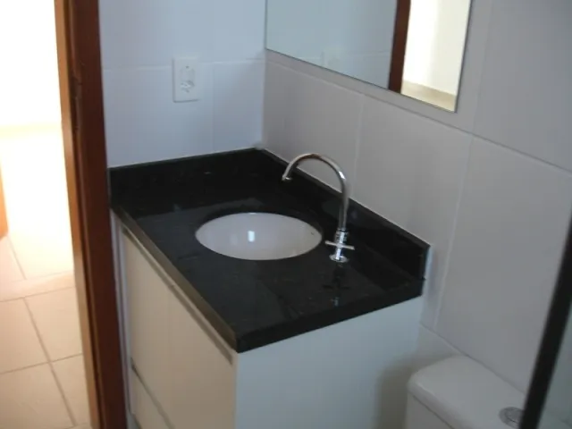 Imagem Apartamento com Sacada no Edifício Viena em Localização Privilegiada de Sorocaba