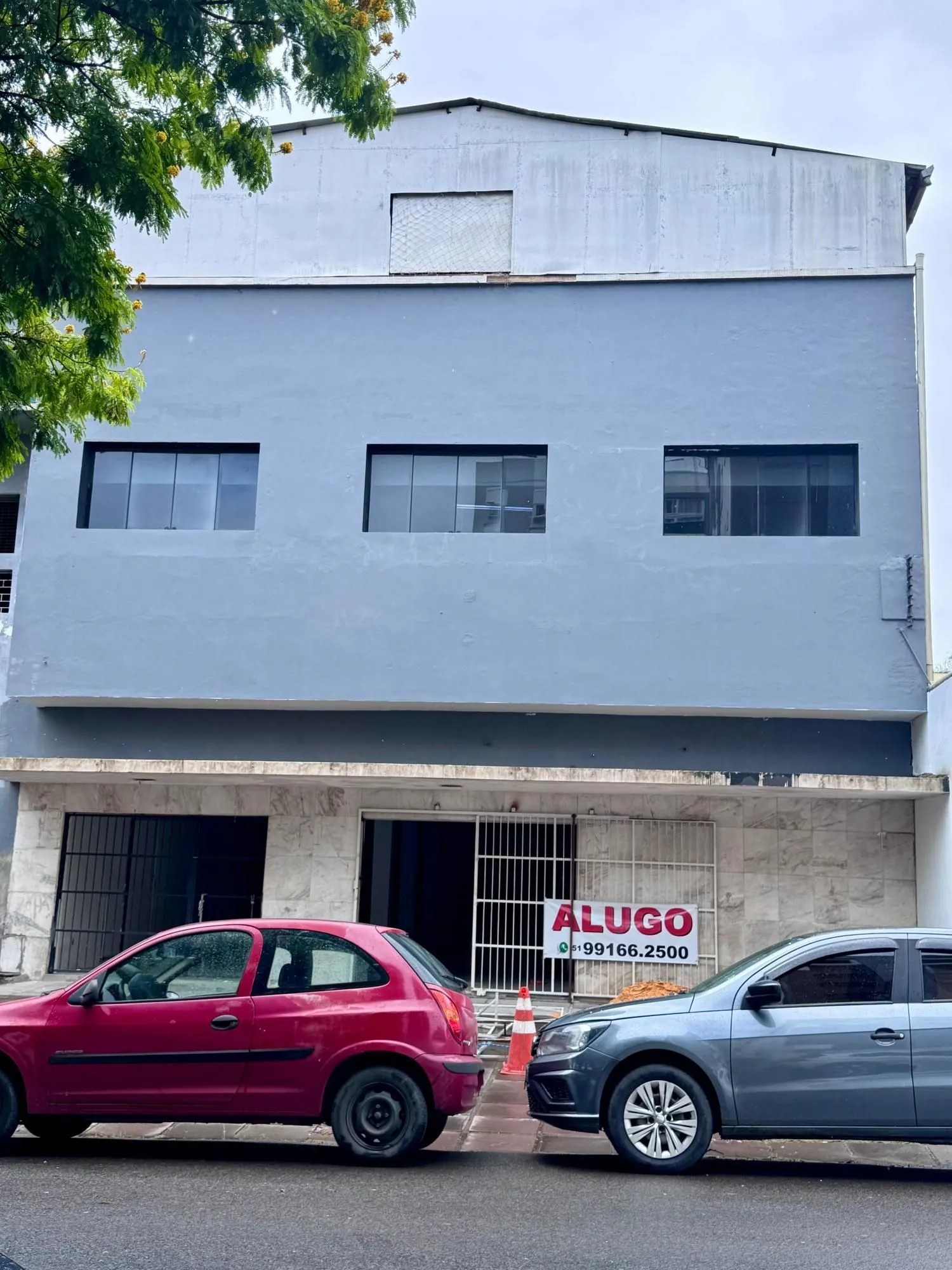 Imagem MÁFFER IMÓVEIS ALUGA PRÉDIO COMERCIAL - 850m² DE ÁREA PRIVATIVA Excelente localização, próximo à Av. Assis Brasil