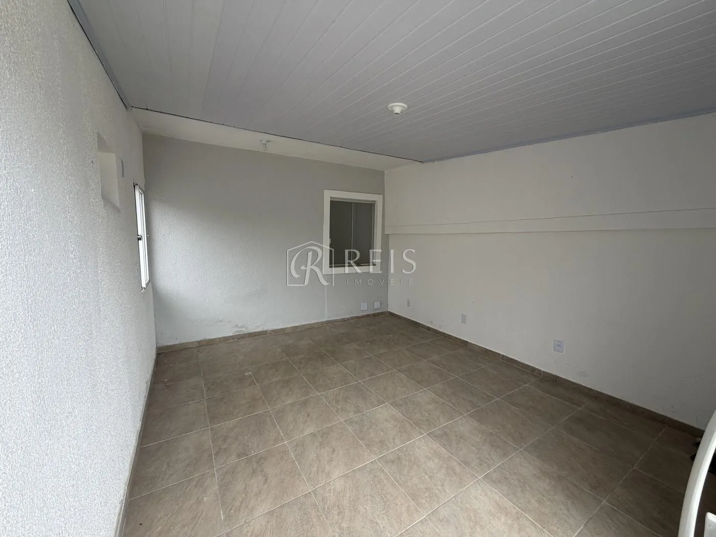 Imagem Casa para Venda em Rio das Ostras, Chácara Mariléa, 2 dormitórios, 2 banheiros, 2 vagas