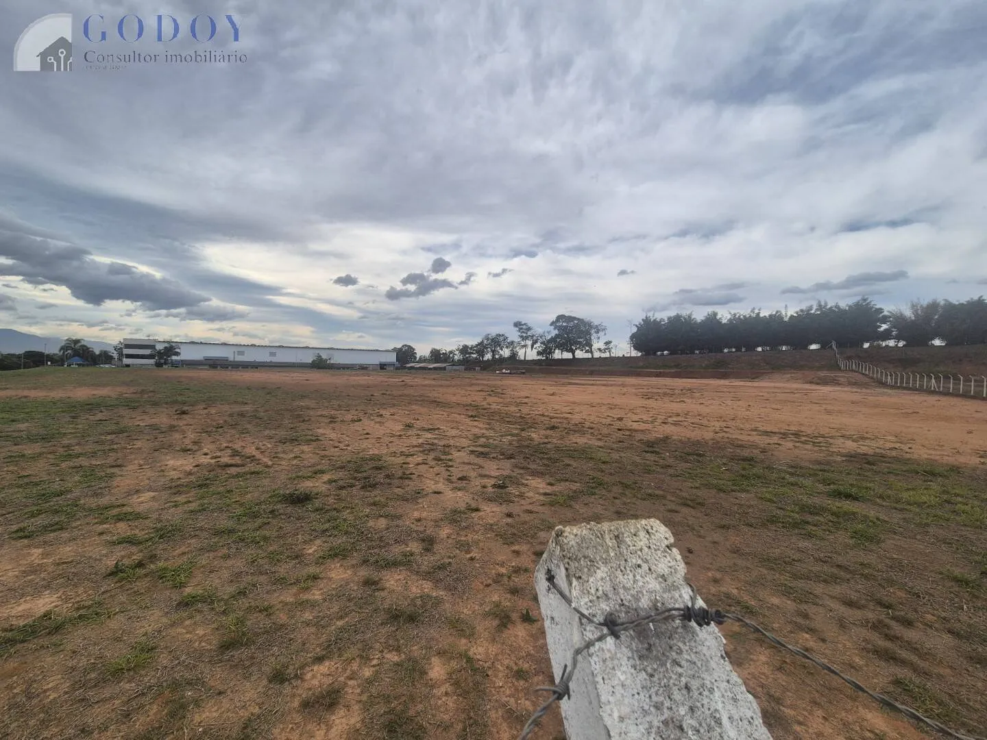 Imagem Oportunidade Única - Terreno Industrial na Entrada de Pindamonhangaba/SP