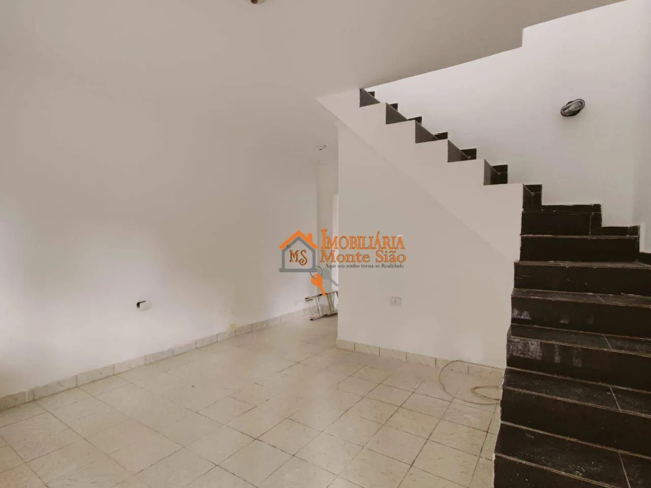 Imagem Sobrado com 5 dormitórios à venda, 300 m² por R$ 350.000,00 - Parque Primavera - Guarulhos/SP