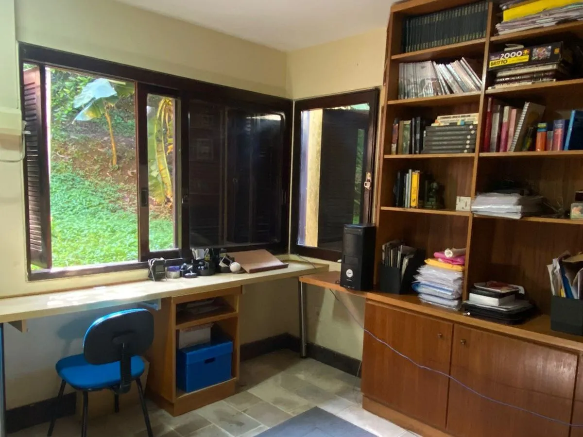 Imagem Casa com 7 dormitorios para venda Bairro Espírito Santo Porto Alegre, com 6 vagas.