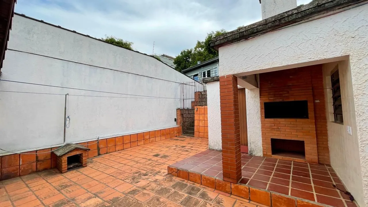 Imagem Terreno em área nobre com casa averbada e árvores frutíferas